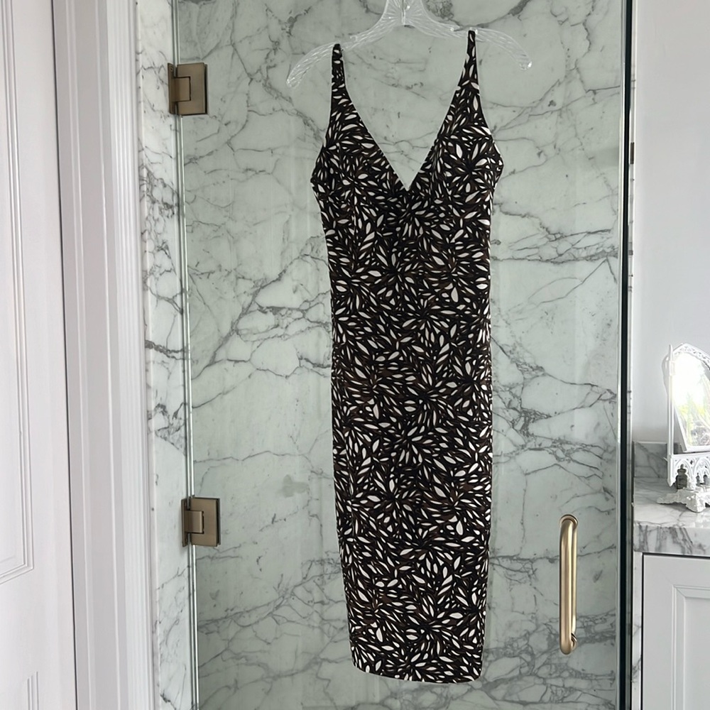 Beautiful Millie‎ brown and white wiggle dress